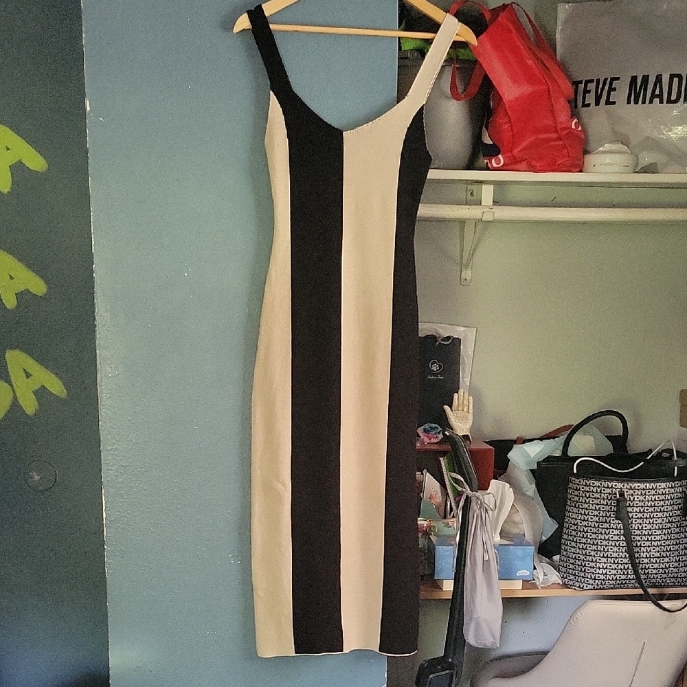 Le Lis Black and Cream Bodycon Midi Dress